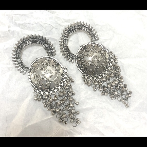Silver big statement earrings - Picture 2 of 4